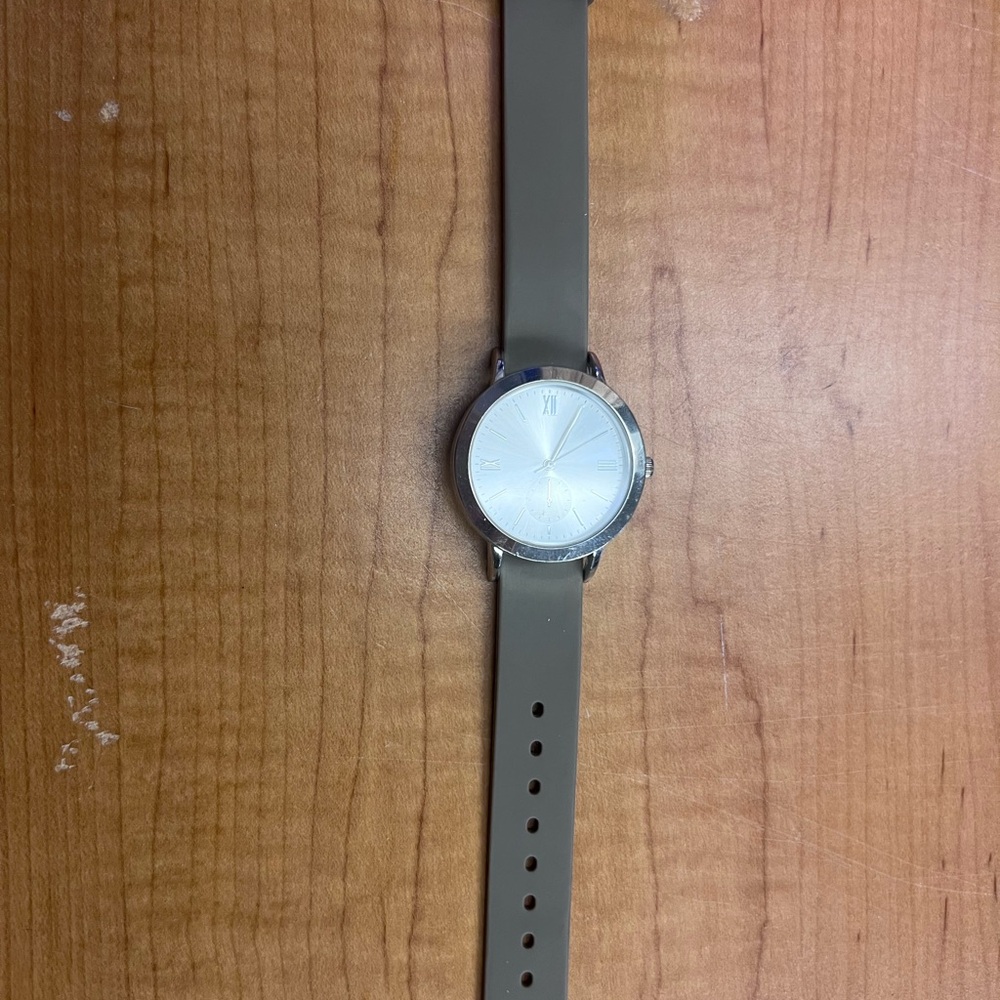 Watch - Picture 2 of 3